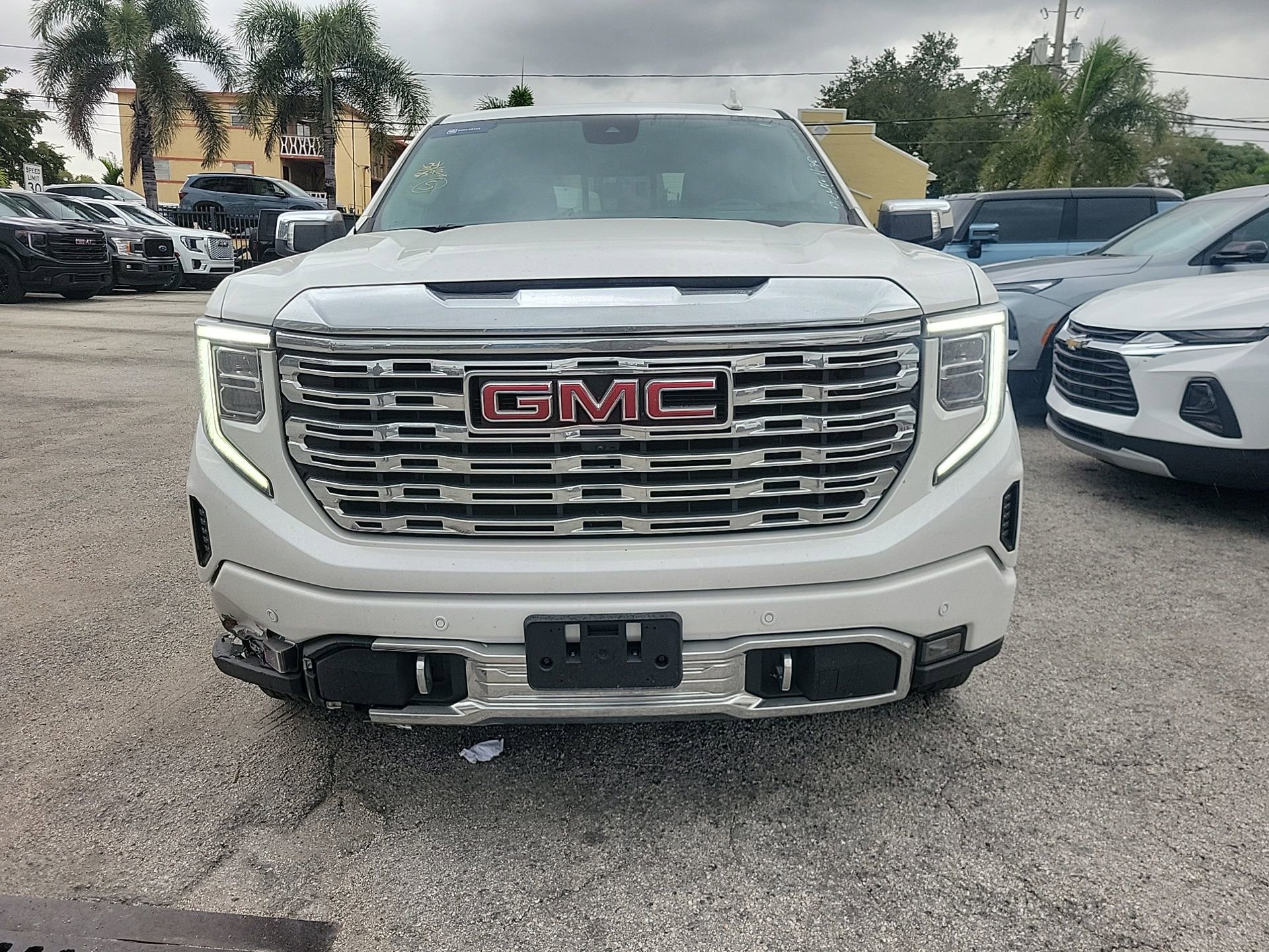 Used 2024 GMC Sierra 1500 Denali image 3
