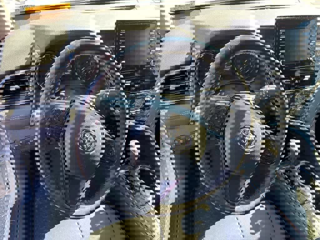 Used 2024 Toyota Camry SE image 11