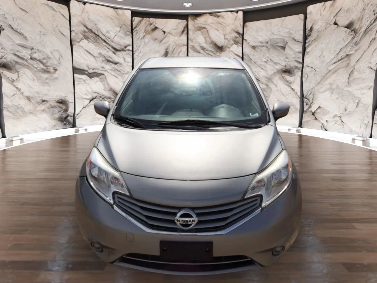 Used 2015 Nissan Versa Note SV image 2