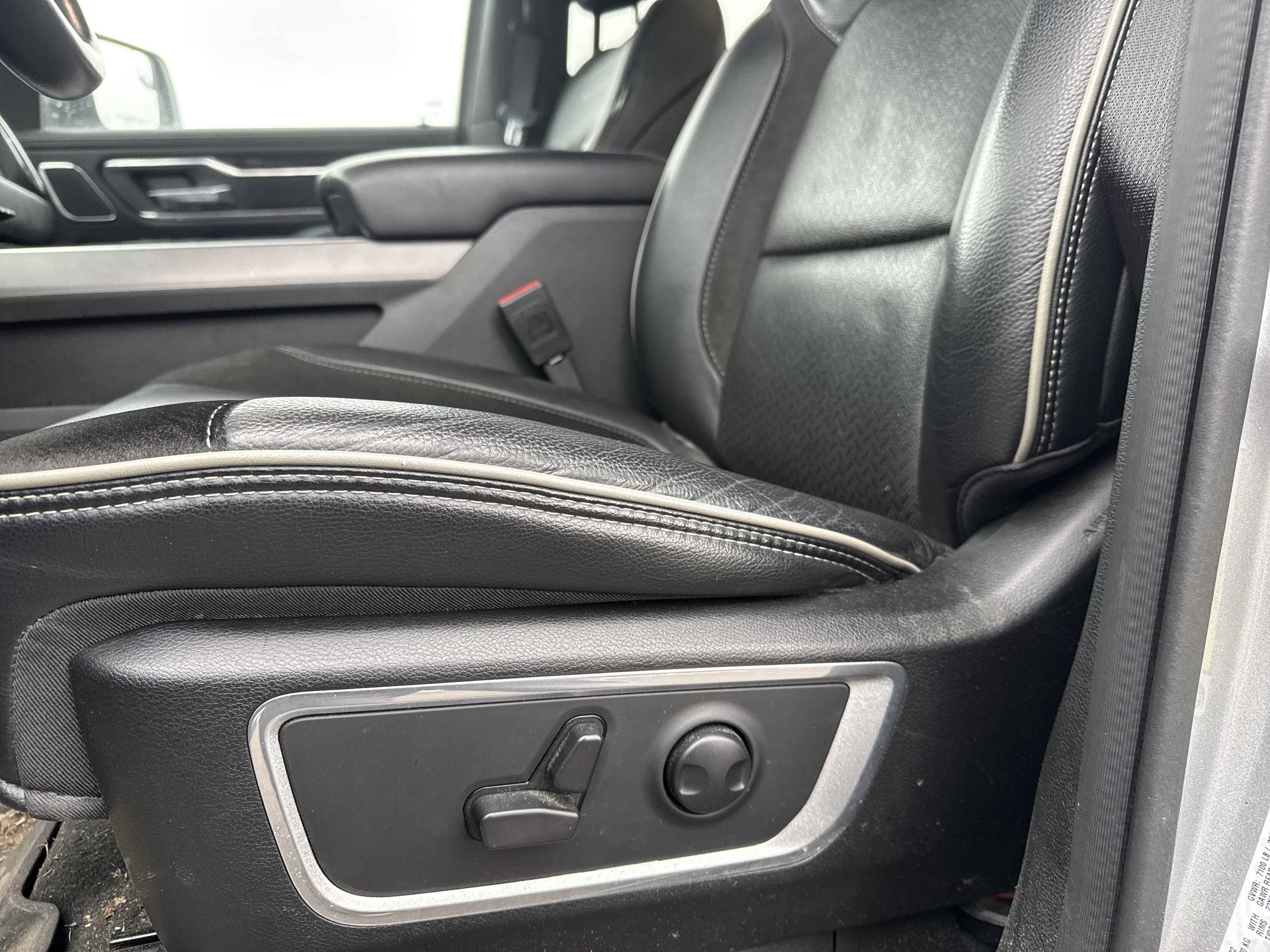 Used 2022 RAM 1500 Laramie image 17