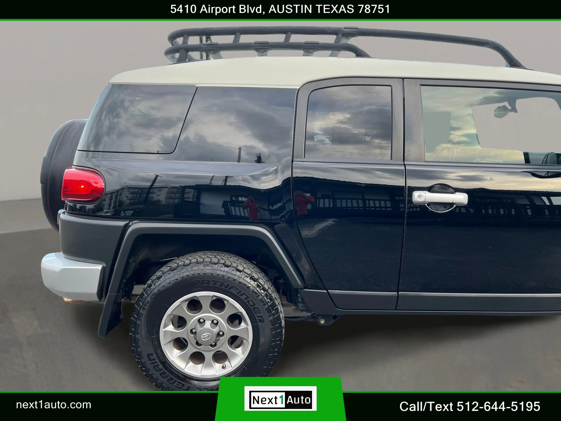 Used 2012 Toyota FJ Cruiser 2WD w/ Upgrade Pkg image 6