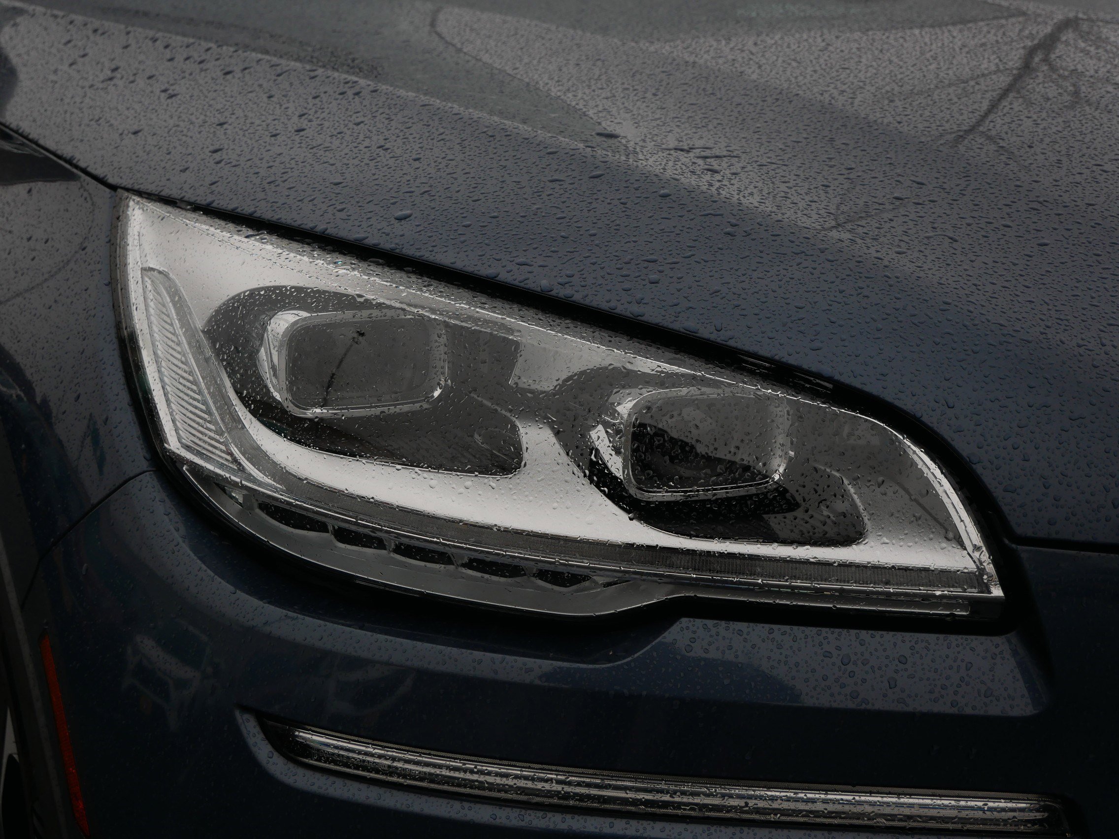 Used 2021 Lincoln Aviator Reserve w/ Equipment Group 202A image 16