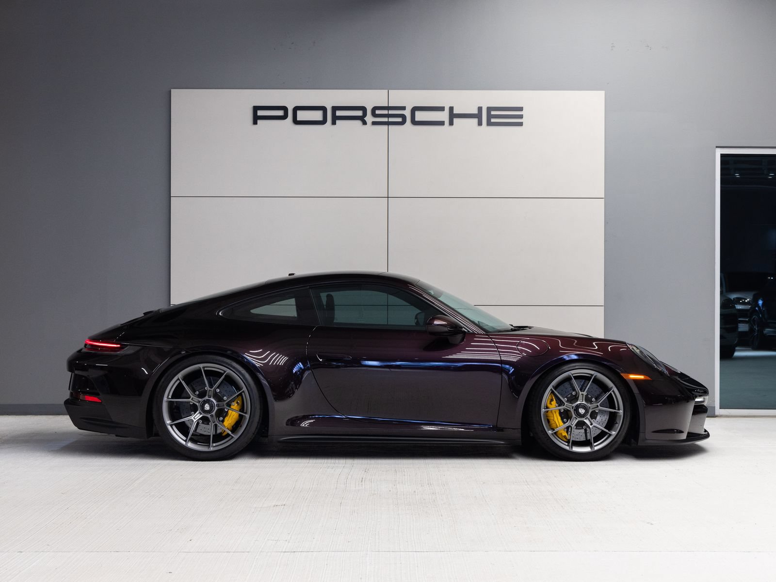 Certified 2022 Porsche 911 GT3 RWD image 8
