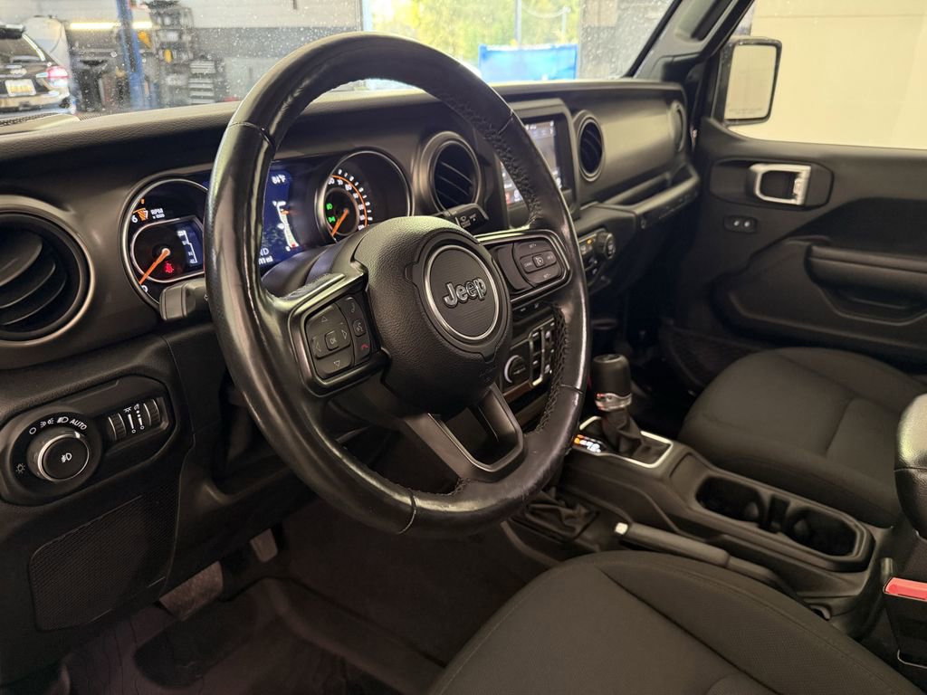 Used 2021 Jeep Wrangler Unlimited Sport image 16