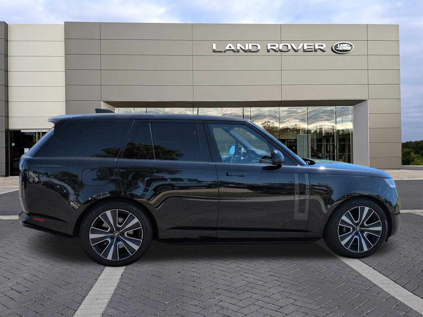 Certified 2023 Land Rover Range Rover SE AWD/4WD image 4