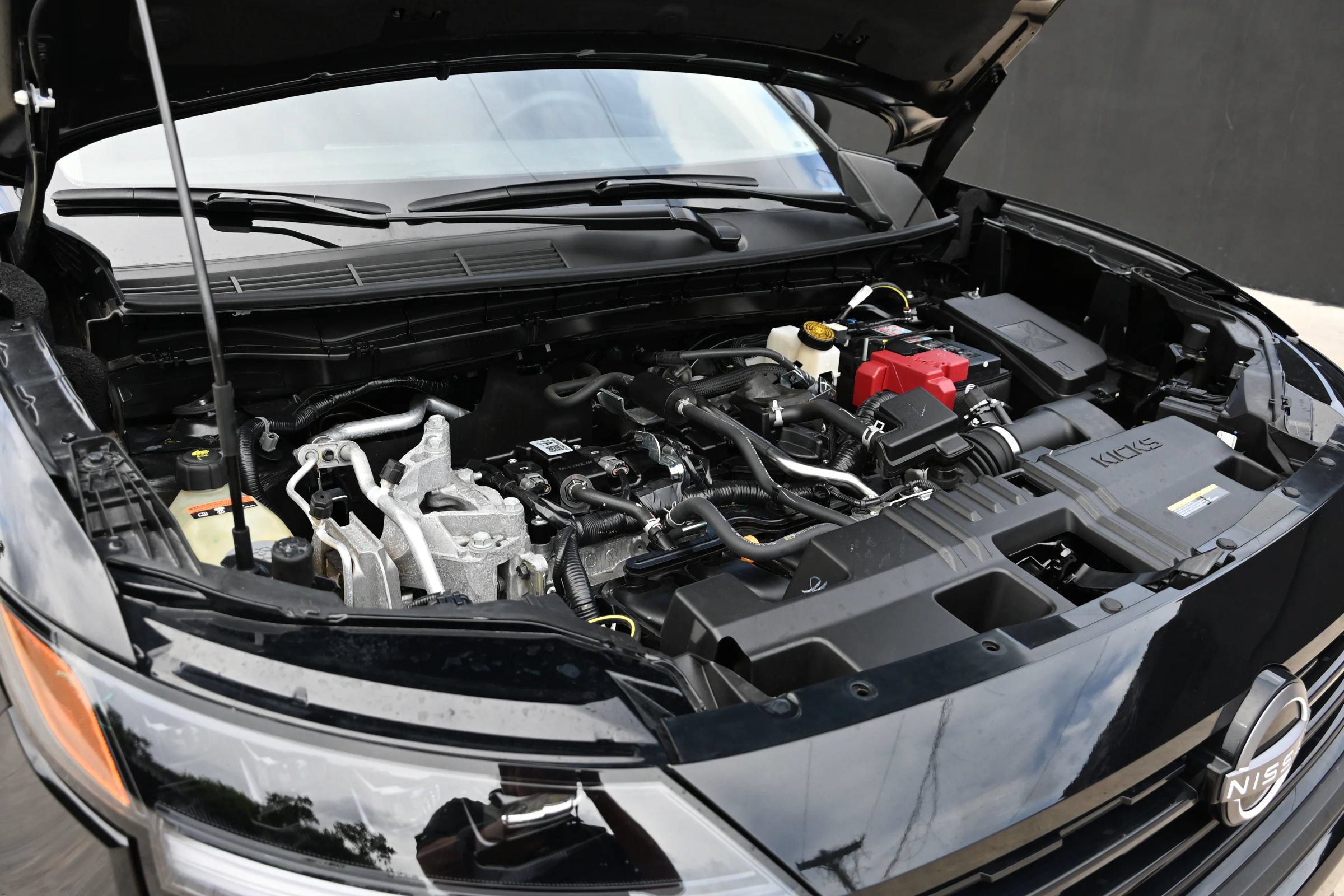 Used 2025 Nissan Kicks SV FWD image 18
