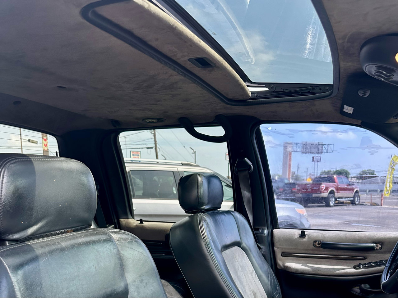 Used 2002 Lincoln Blackwood image 4