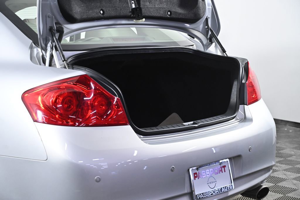 Used 2012 INFINITI G37 Journey w/ Premium Pkg image 30