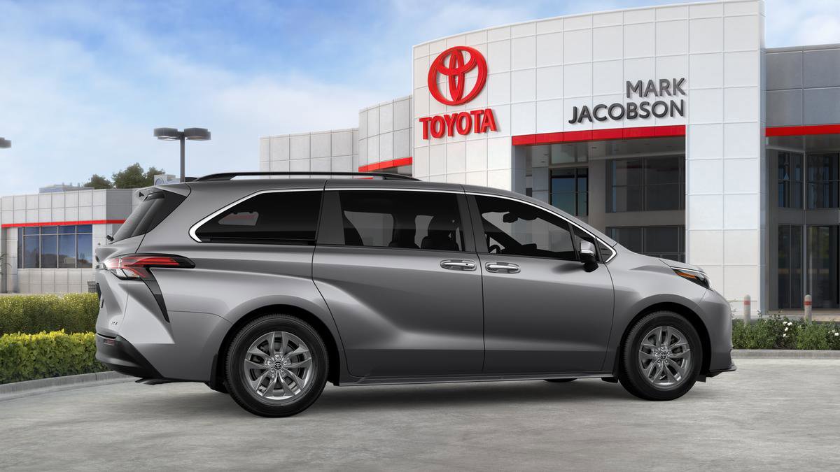 New 2026 Toyota Sienna XLE image 33