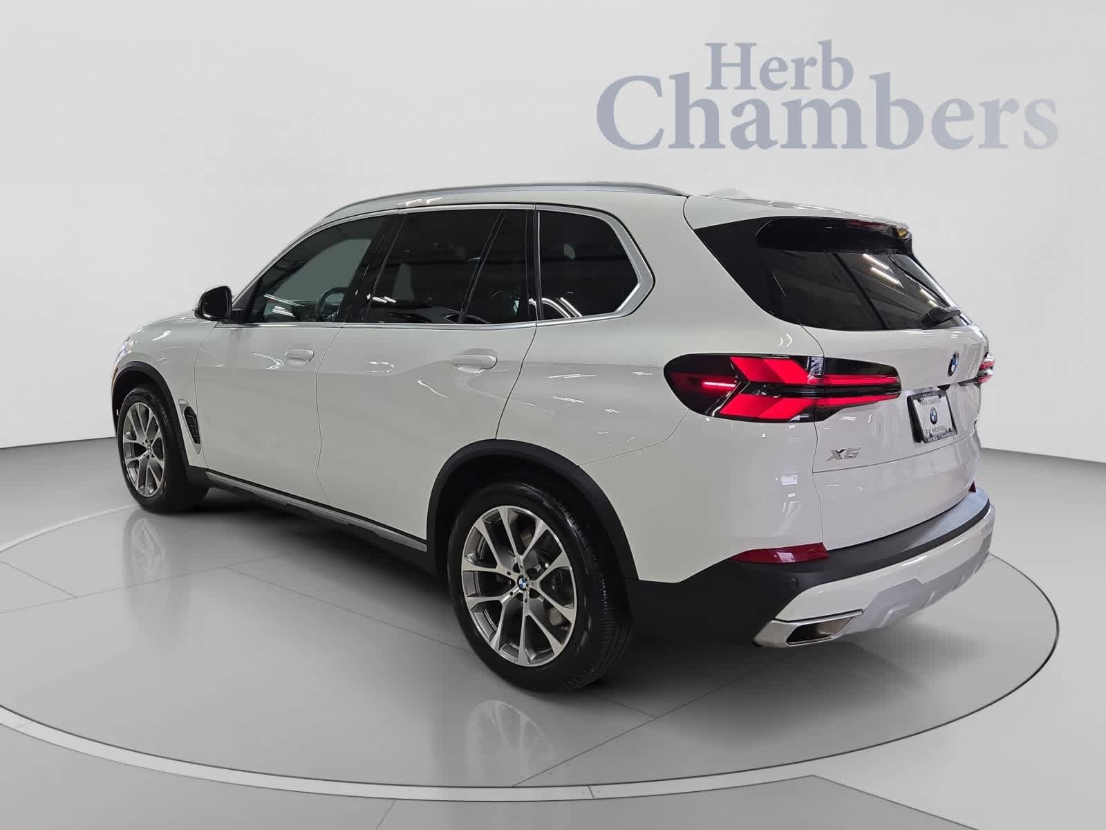 Used 2026 BMW X5 xDrive40i w/ Climate Comfort Package AWD/4WD image 3