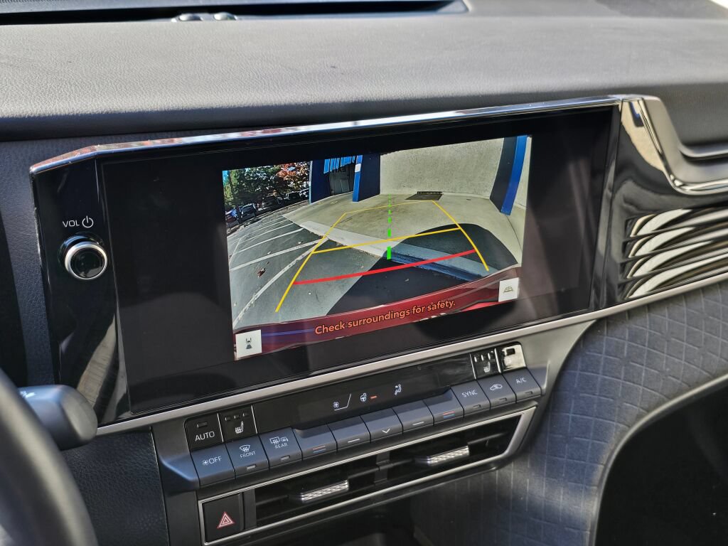 Used 2025 Toyota Camry XLE FWD image 30