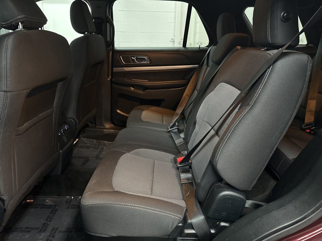 Used 2018 Ford Explorer XLT image 21