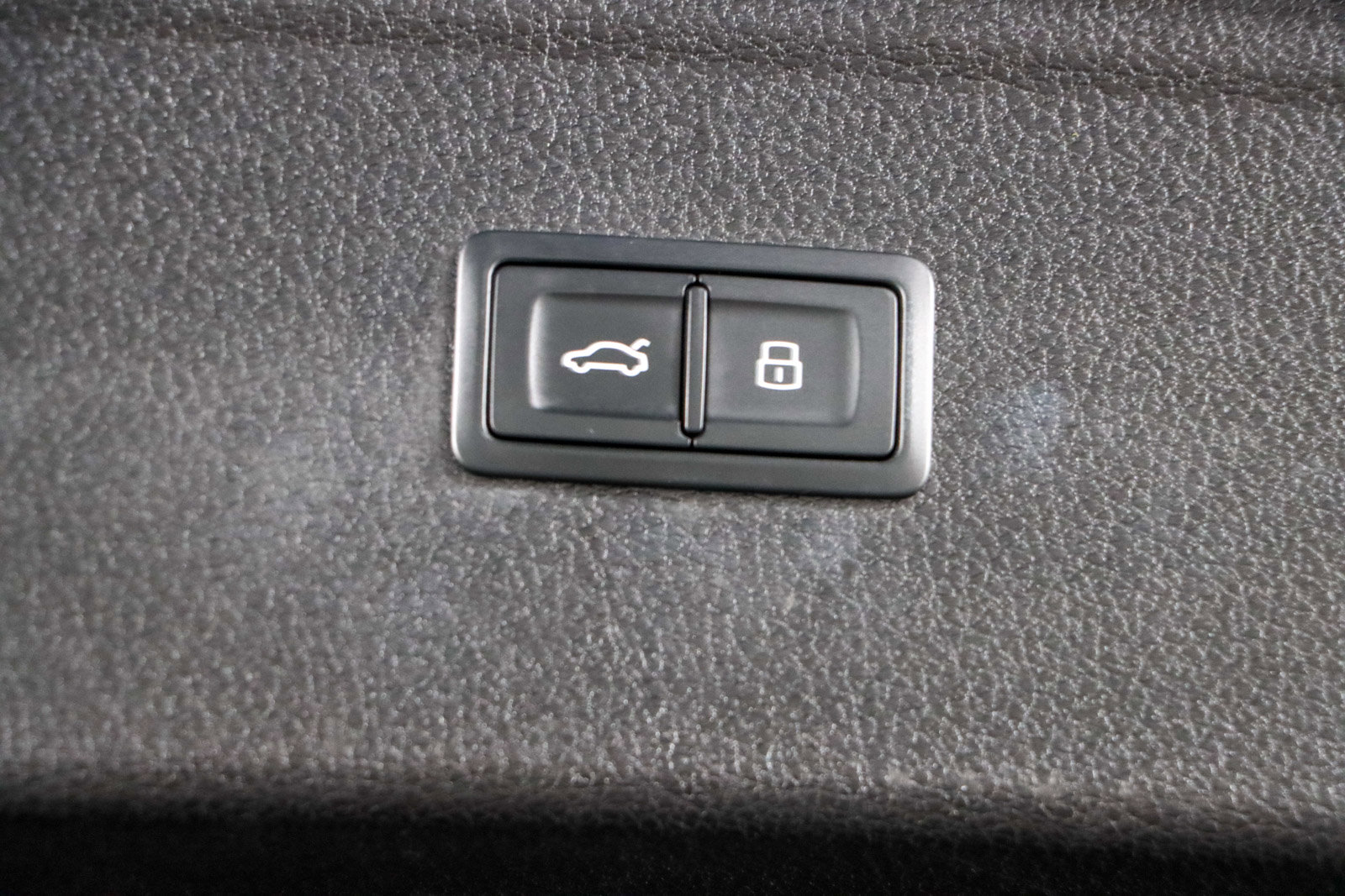 Used 2023 Audi Q5 2.0T Premium w/ Convenience Package image 29