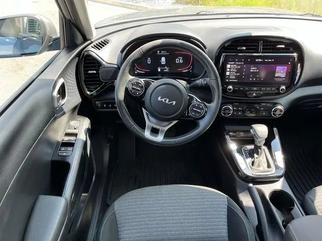 Used 2025 Kia Soul EX FWD image 13