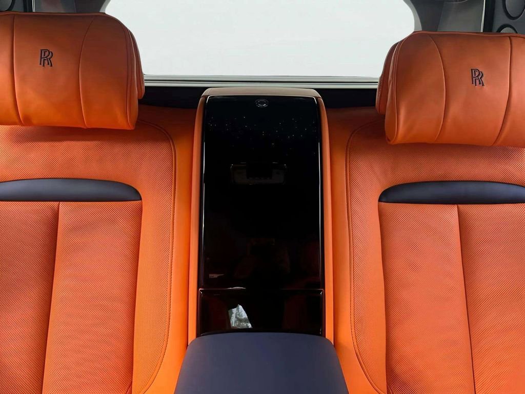 Used 2025 Rolls-Royce Cullinan image 18