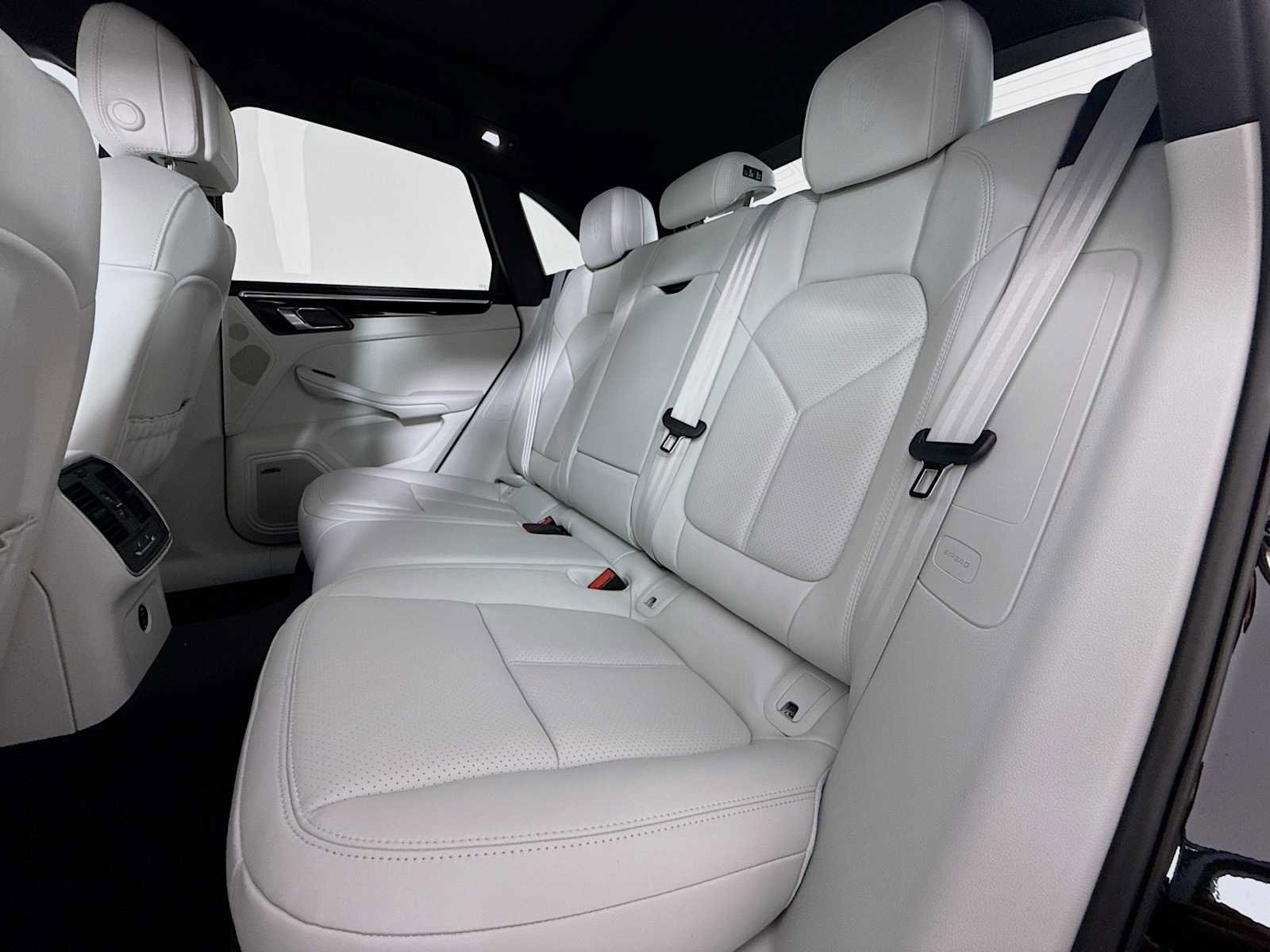 New 2026 Porsche Macan Turbo AWD/4WD image 23