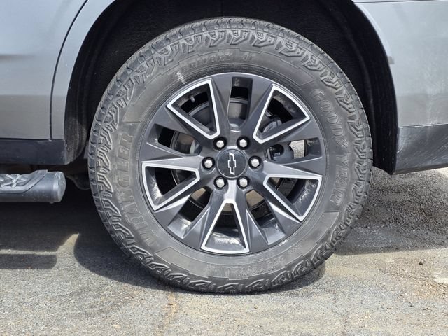 Used 2023 Chevrolet Tahoe Z71 w/ Luxury Package AWD/4WD image 9
