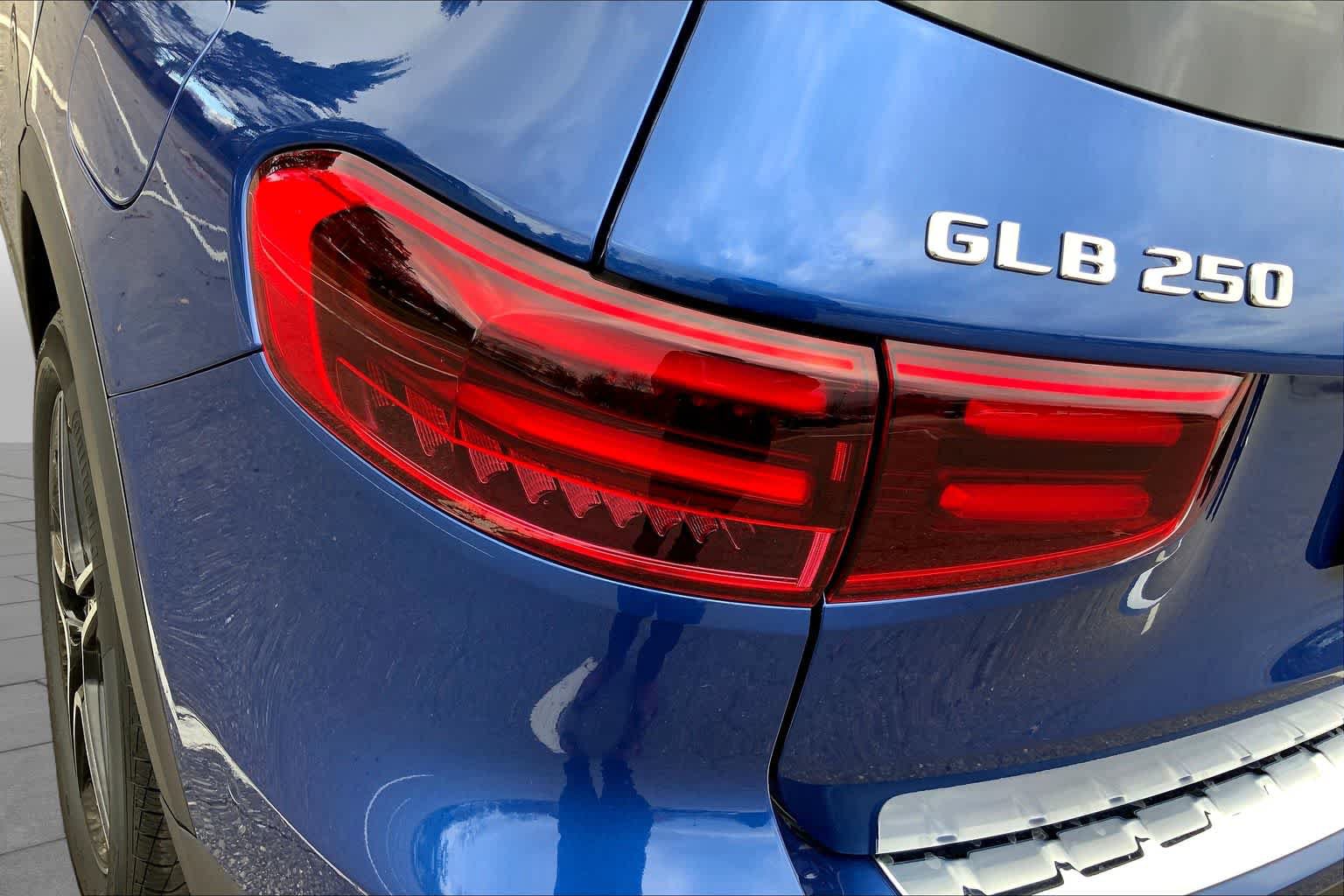 New 2026 Mercedes-Benz GLB 250 4MATIC image 18
