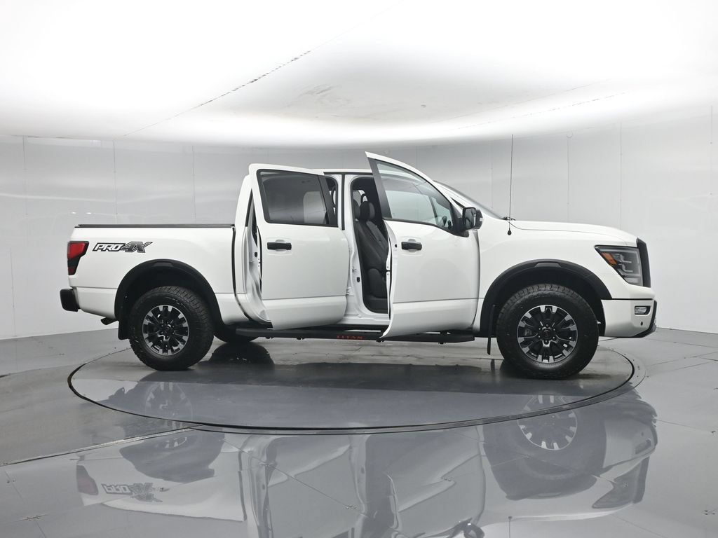 Used 2021 Nissan Titan PRO-4X w/ Pro-4x Convenience Package AWD/4WD image 5