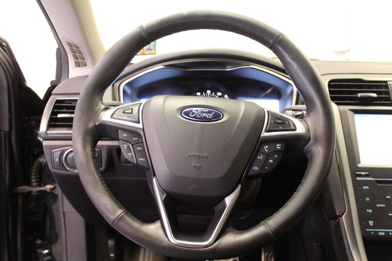 Used 2014 Ford Fusion Titanium FWD image 8