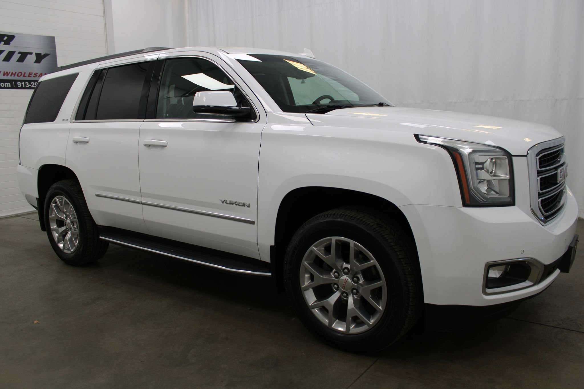 Used 2019 GMC Yukon SLE w/ SLE Value Package AWD/4WD image 4