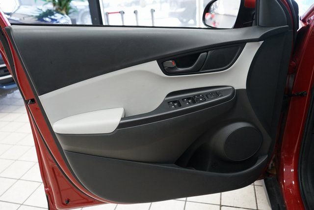 Used 2022 Hyundai Kona SE image 21