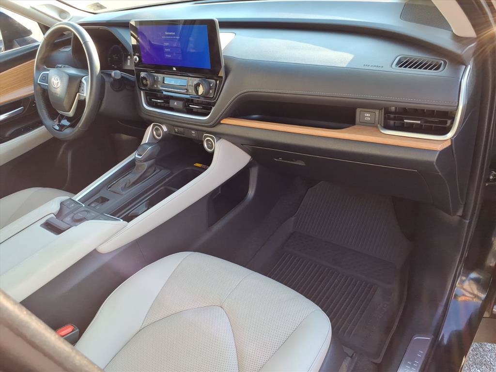 Used 2024 Toyota Grand Highlander AWD image 18