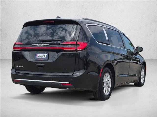 Used 2022 Chrysler Pacifica Touring-L FWD image 5