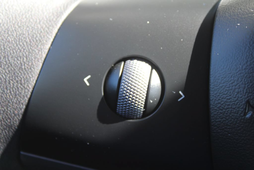 Used 2023 Tesla Model Y Long Range AWD/4WD image 26