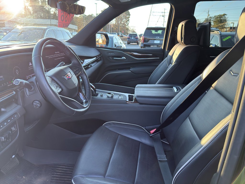 Used 2023 Cadillac Escalade Premium Luxury w/ Performance Package image 10