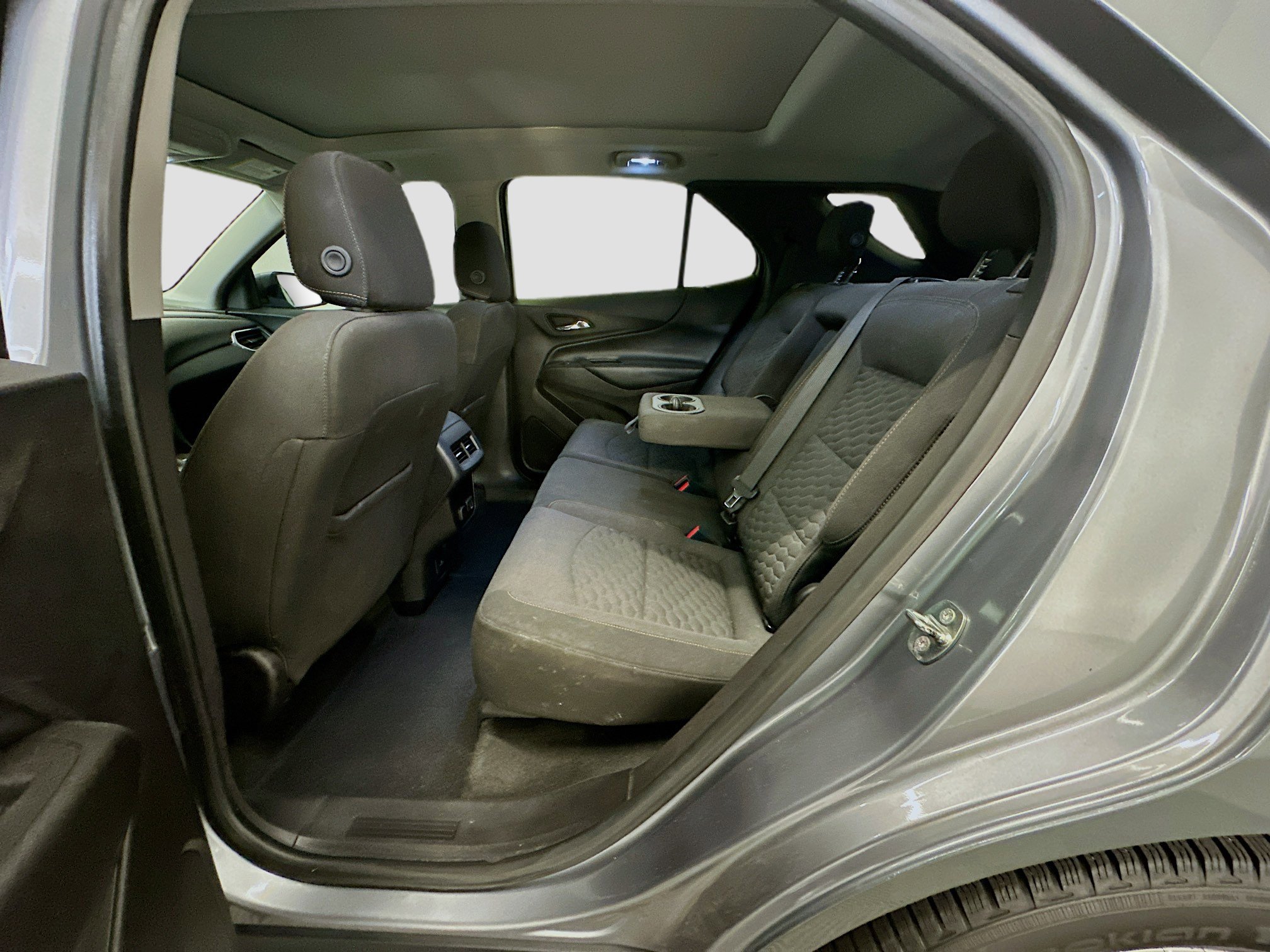 Used 2018 Chevrolet Equinox LT w/ Sun & Infotainment Package image 28