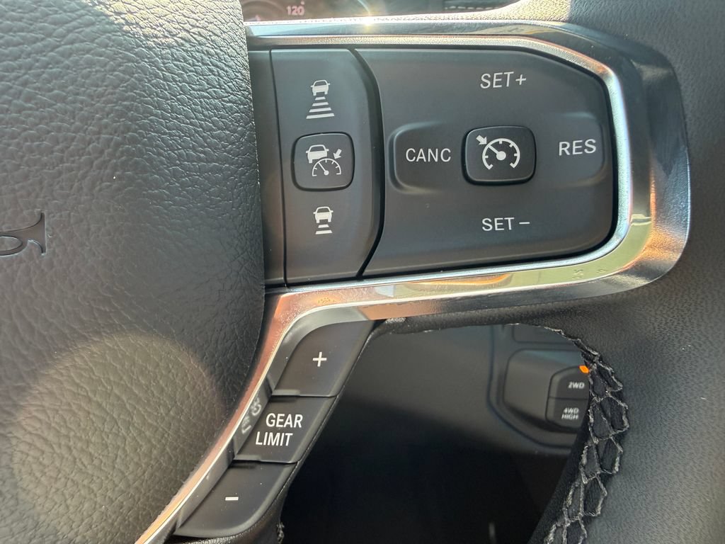 New 2027 RAM 2500 Laramie w/ Night Edition AWD/4WD image 17
