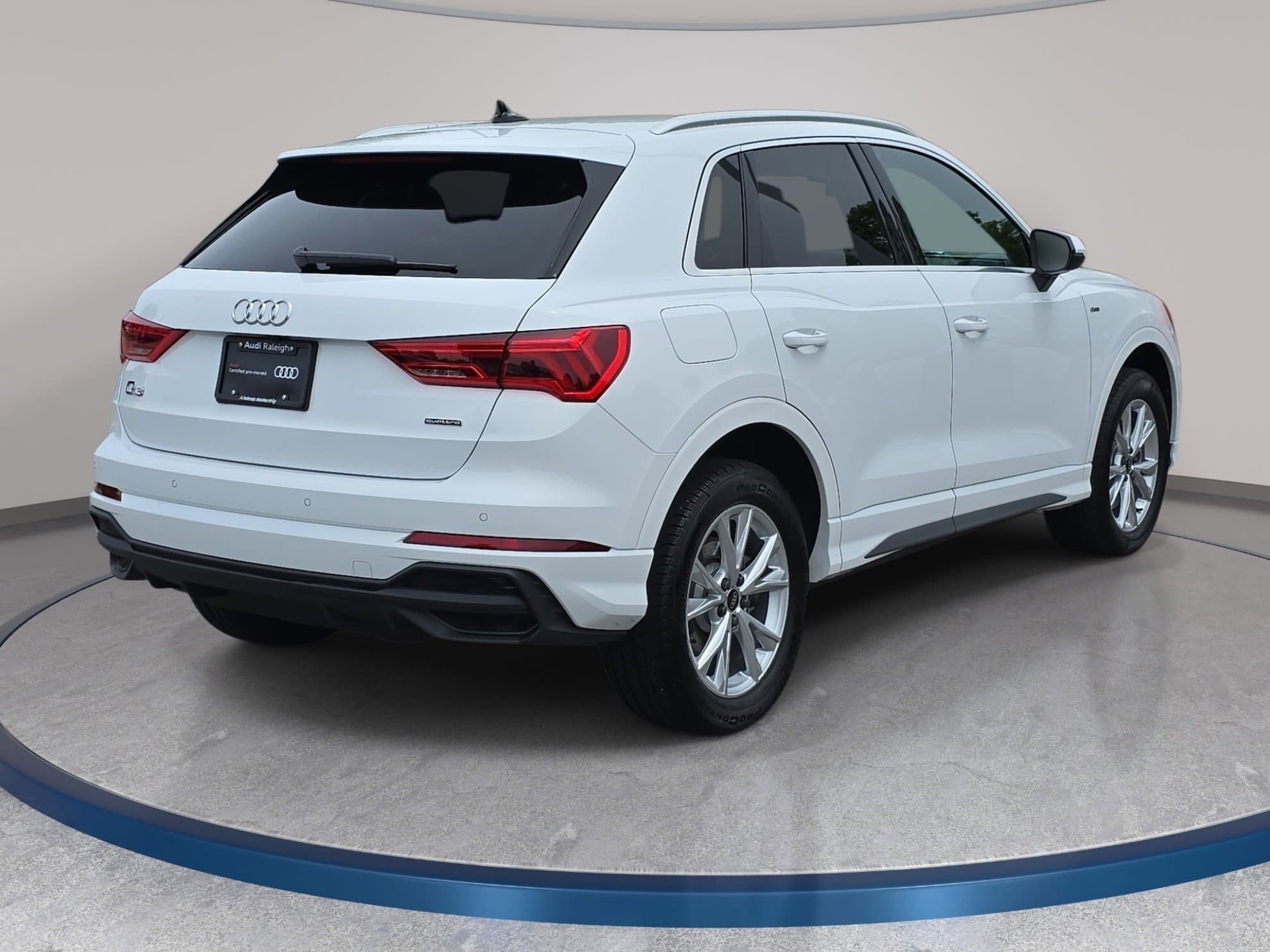 Certified 2025 Audi Q3 2.0T Premium w/ Convenience Package AWD/4WD image 5