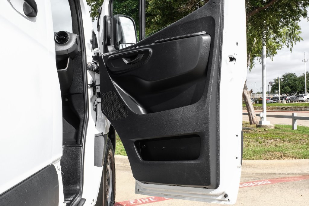 Used 2023 Mercedes-Benz Sprinter 2500 w/ Acoustic Package image 38