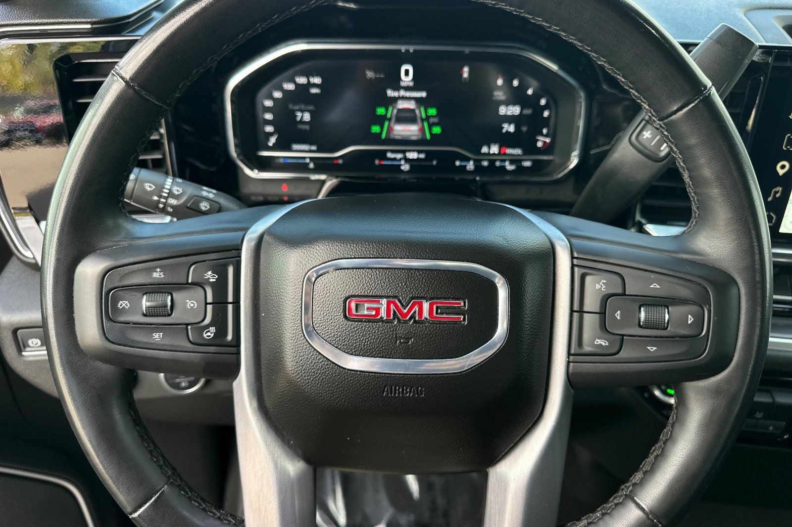 Used 2025 GMC Sierra 1500 SLT AWD/4WD image 30