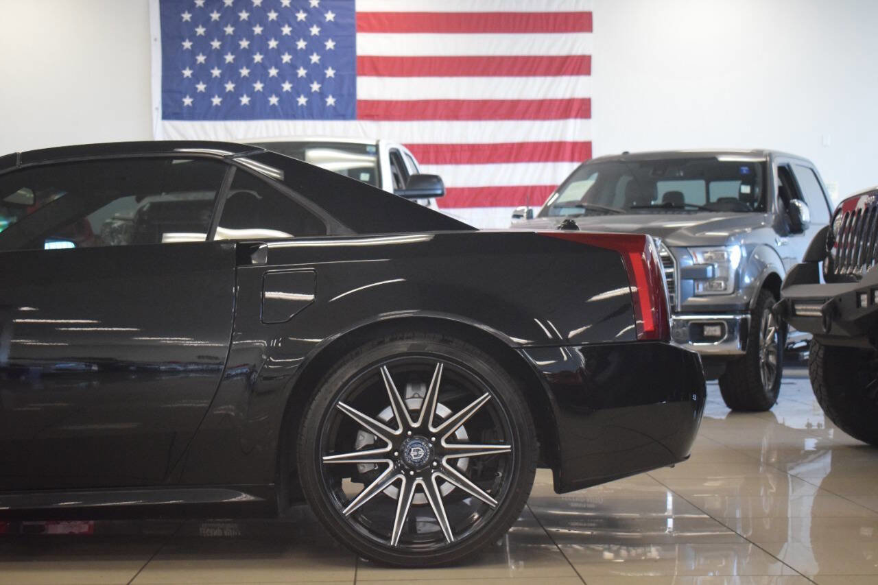 Used 2005 Cadillac XLR Base 2dr Roadster image 46