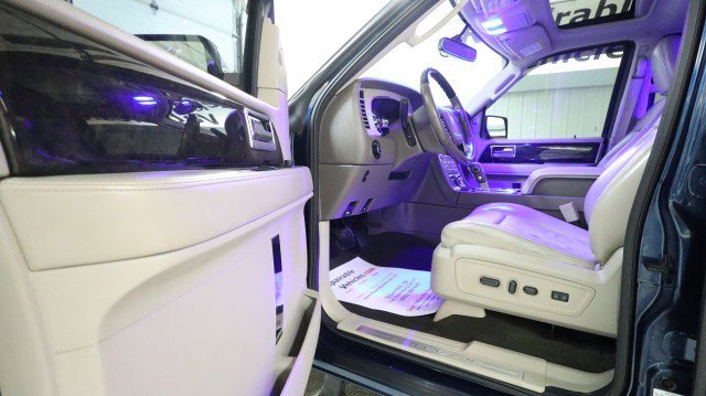 Used 2016 Lincoln Navigator L Select image 9