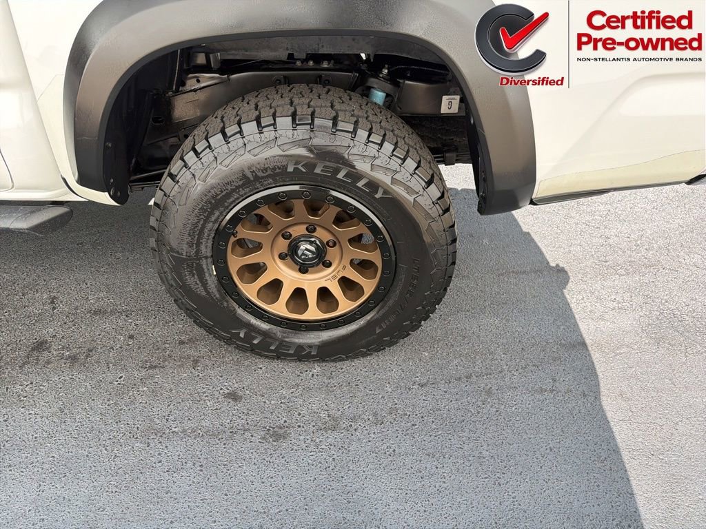 Used 2020 Toyota Tacoma TRD Off-Road AWD/4WD image 20