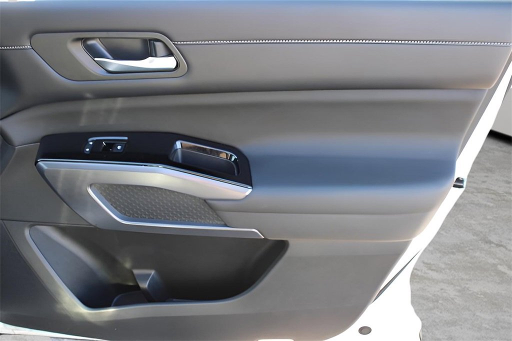 Used 2022 Nissan Pathfinder SL w/ SL Black Package image 27