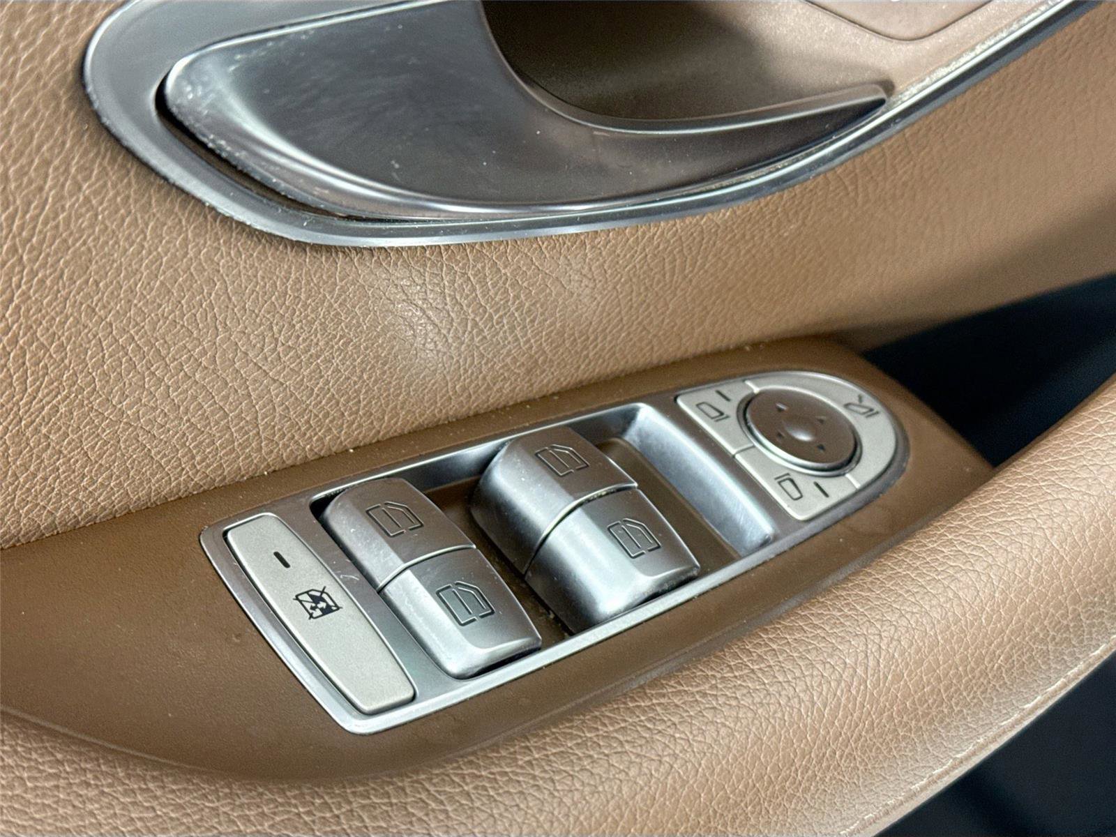 Used 2017 Mercedes-Benz E 300 4MATIC image 32