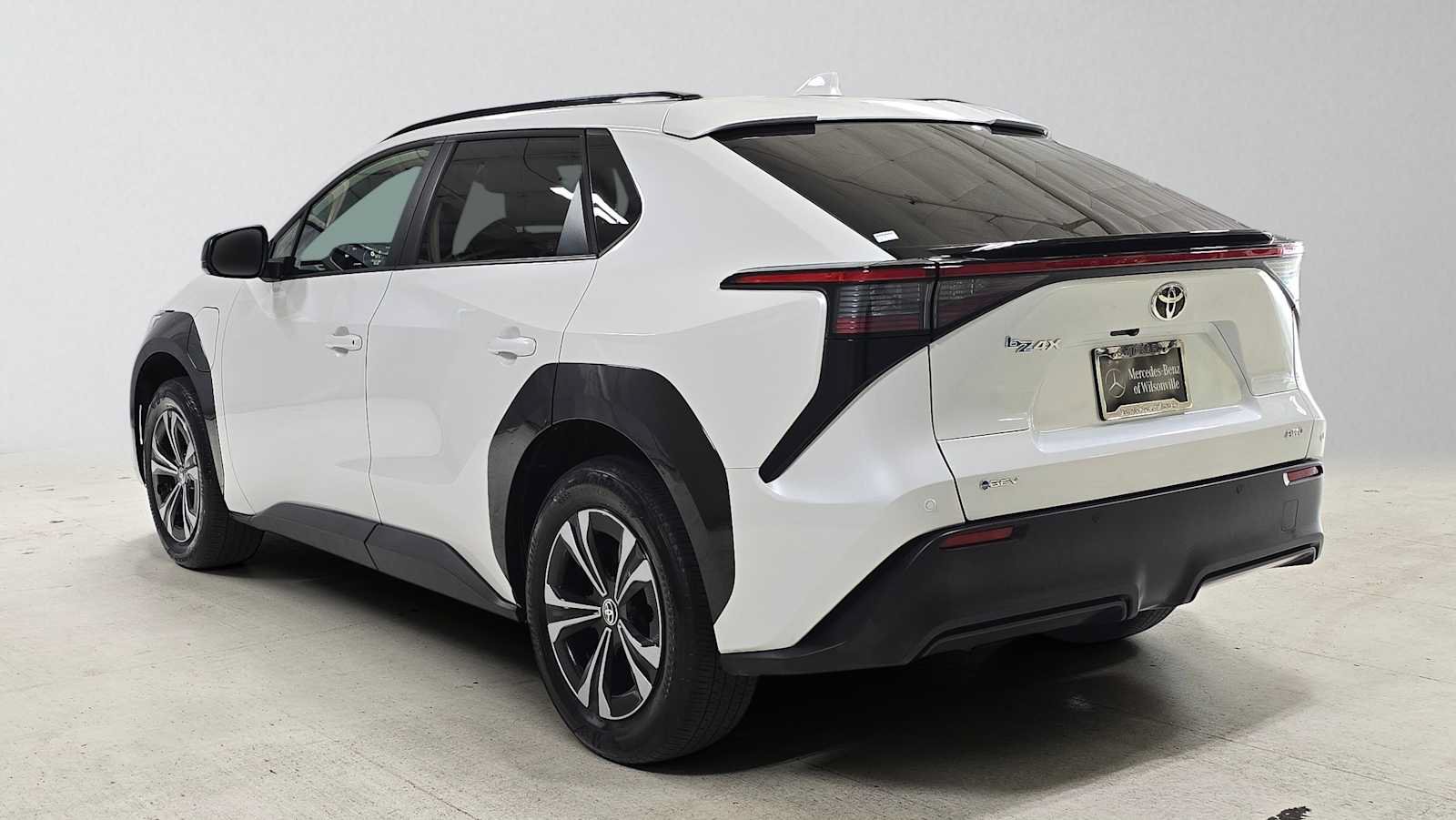 Used 2024 Toyota bZ4X AWD w/ Weather Package image 5