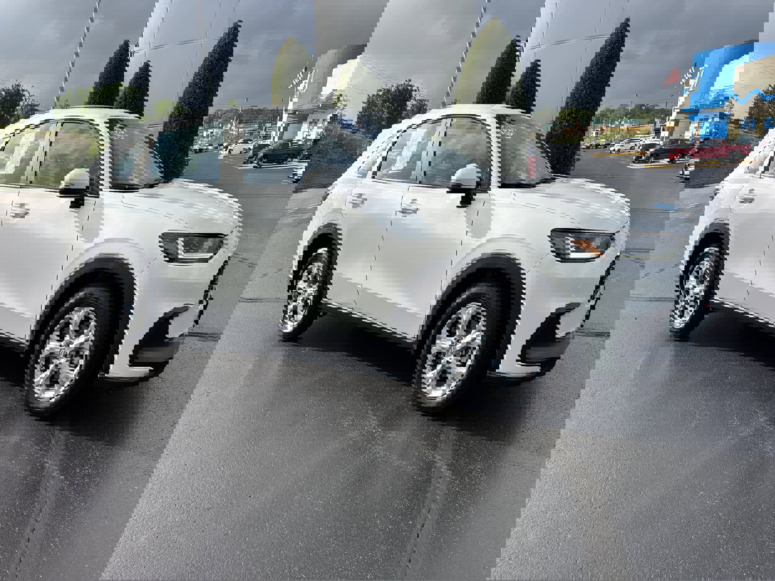 Used 2023 Honda HR-V LX image 1