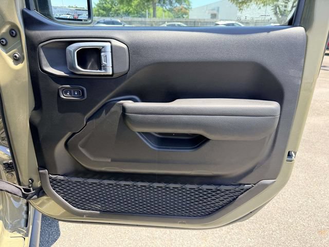 Used 2026 Jeep Gladiator Mojave AWD/4WD image 8