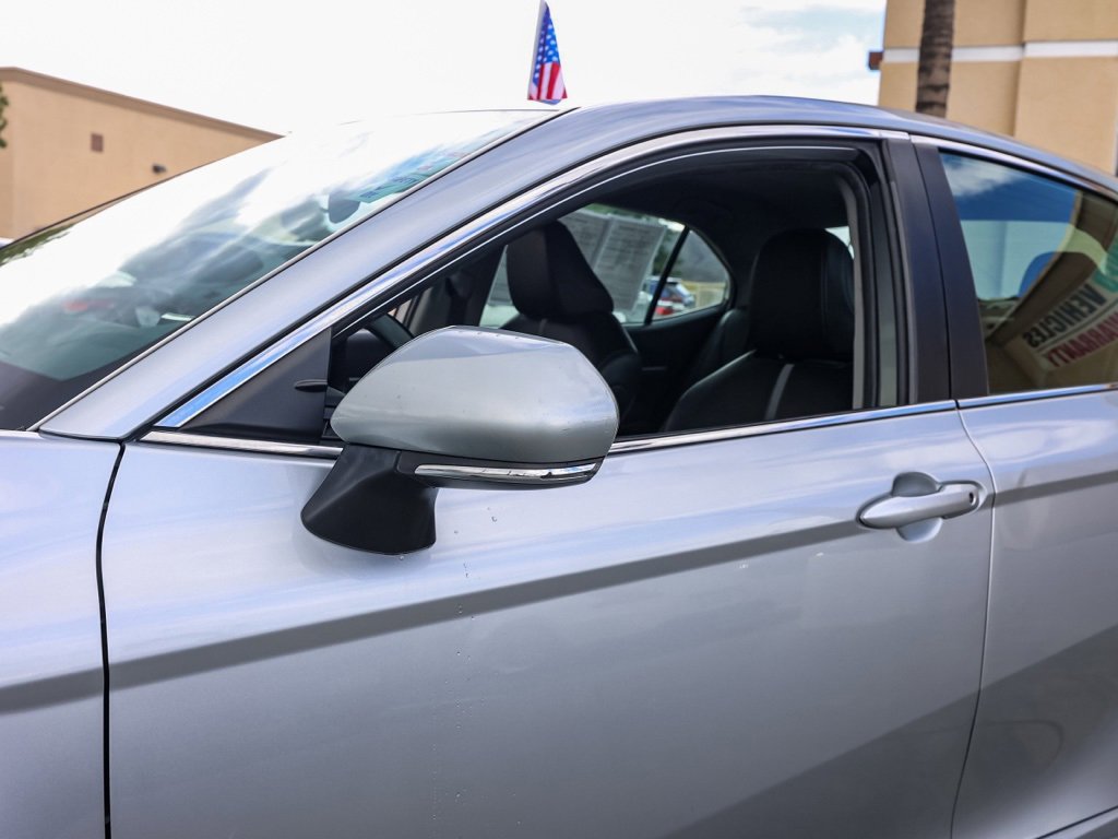Used 2023 Toyota Camry SE image 12