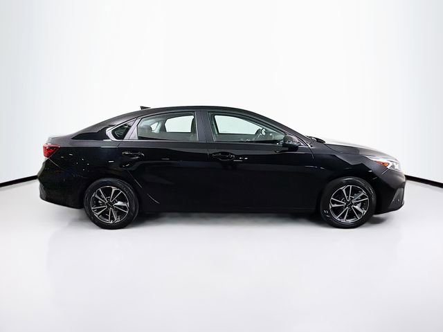 Used 2023 Kia Forte LXS w/ LXS Technology Package image 9