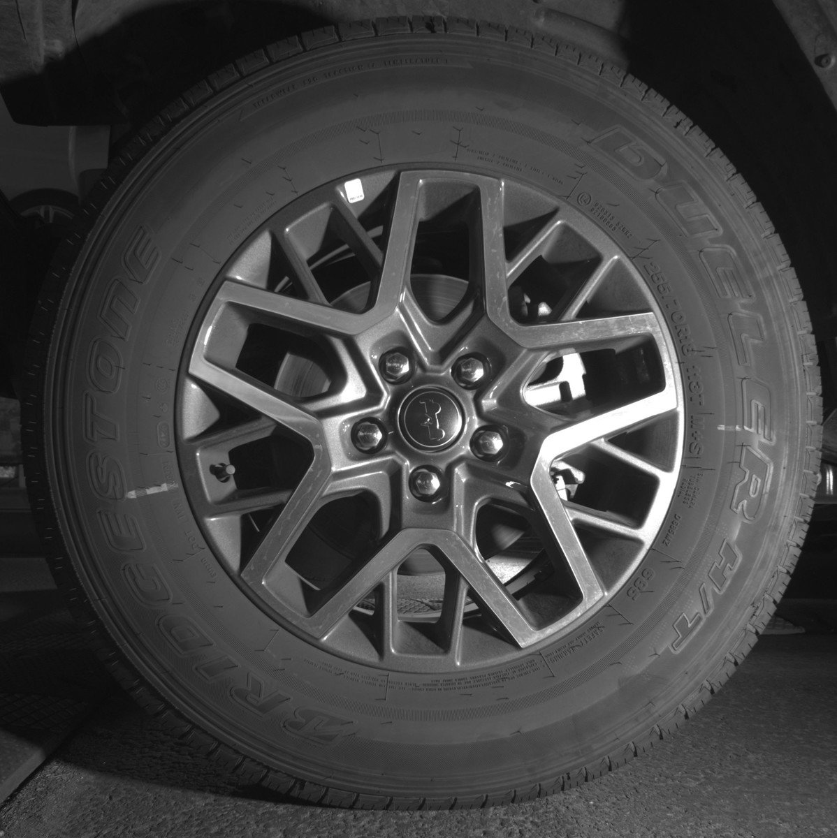 Used 2025 Jeep Wrangler Sahara AWD/4WD image 12