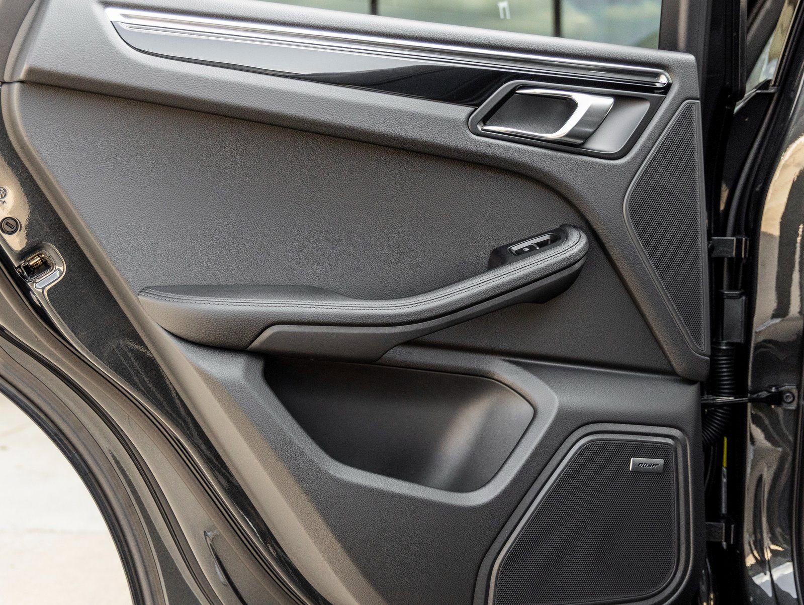 Used 2026 Porsche Macan image 31