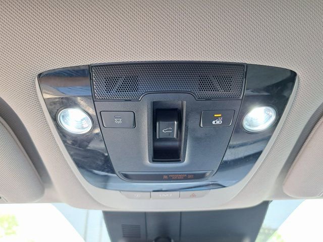 Used 2022 Kia Sorento S w/ Panoramic Sunroof Package FWD image 18