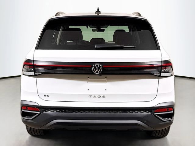 New 2026 Volkswagen Taos SE image 4