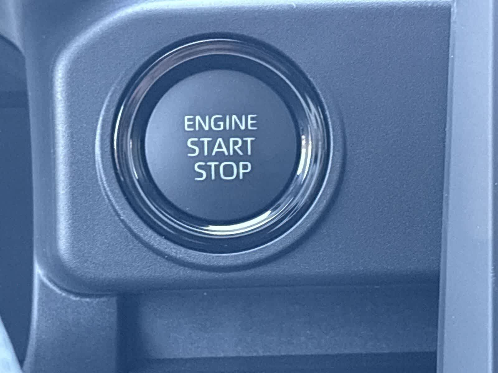 Used 2025 Toyota Tacoma SR5 AWD/4WD image 25